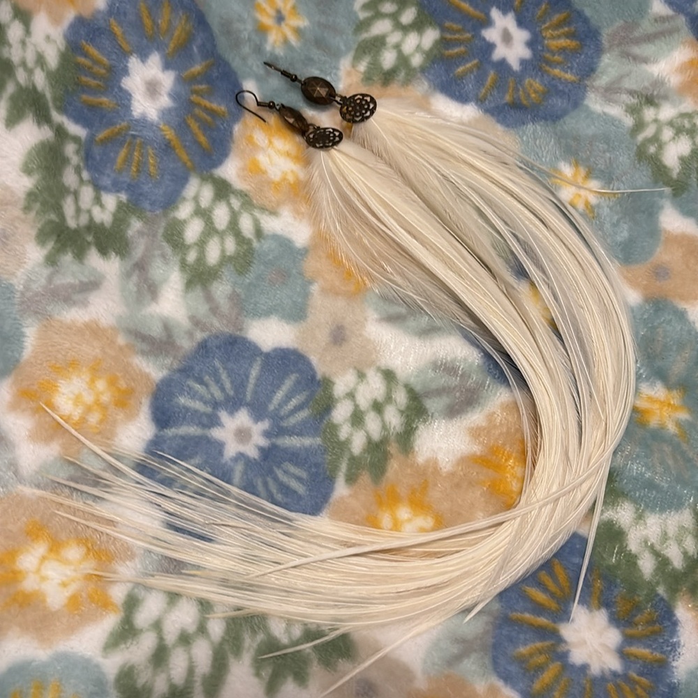 Mandala Magic Feather earrings🤍